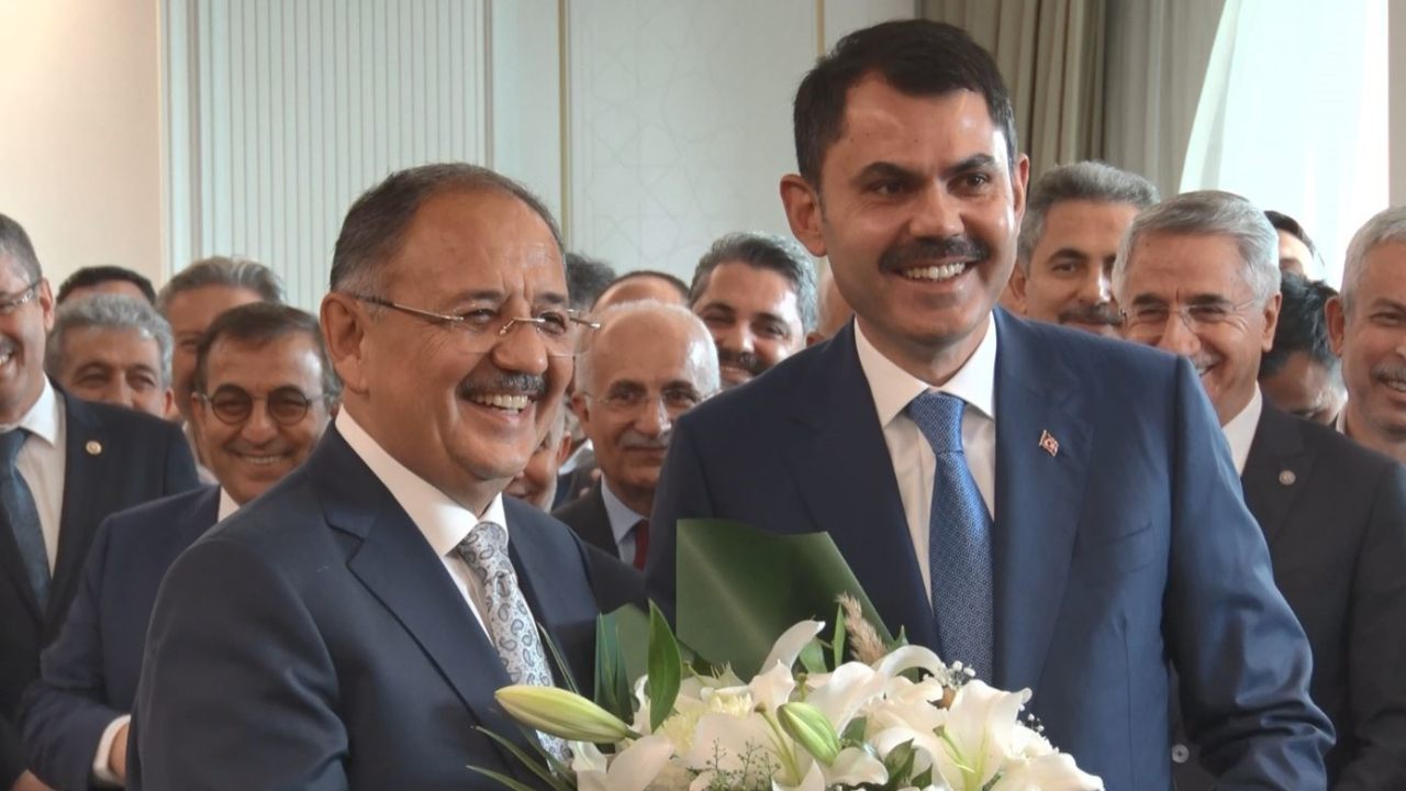 Mehmet Özhaseki görevi Murat Kurum'dan devraldı!