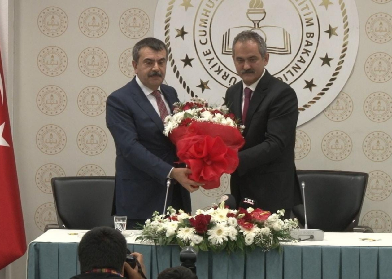 Milli Eğitim'de devir teslim! Yusuf Tekin görevi Mahmut Özer'den devraldı
