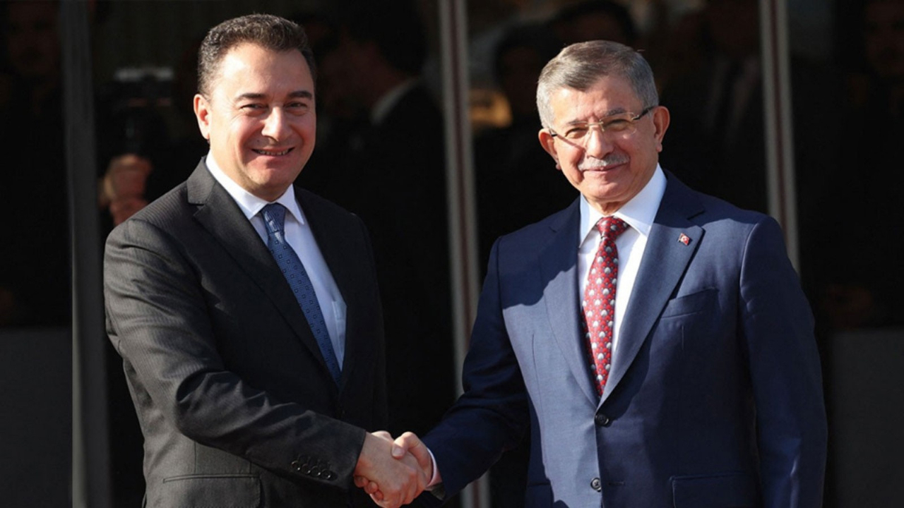 'DEVA ve Gelecek partileri birleşiyor' iddiası! Davutoğlu 'Onursal genel başkan' olacak...