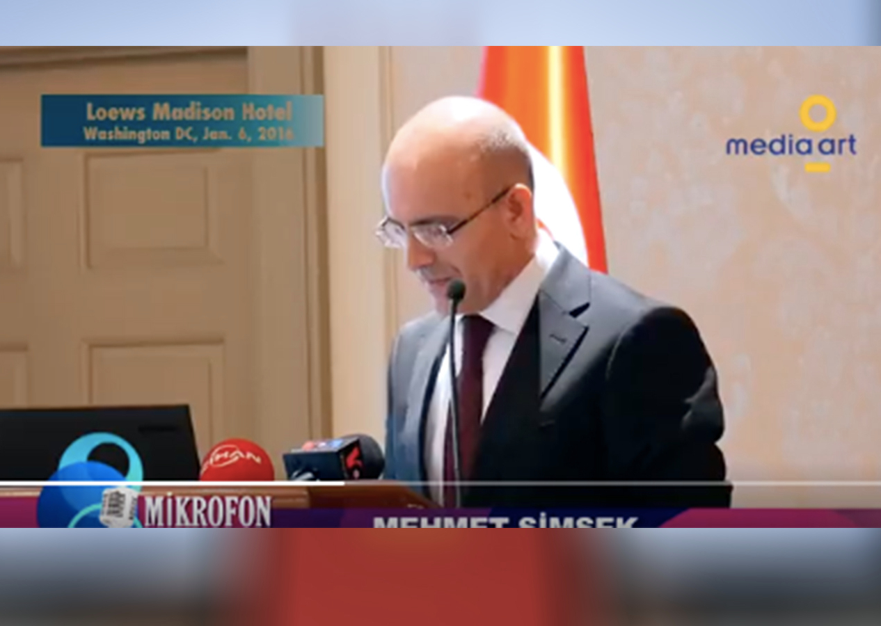 Mehmet Şimşek, İngilizce soru soran Kuzey Irak yerel televizyonu muhabirine Kürtçe cevap verdi