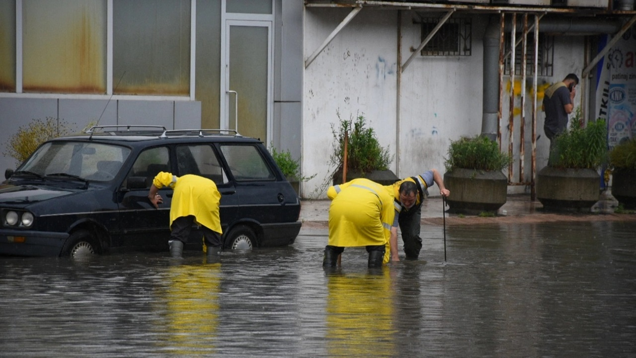 Valilik duyurdu! Zonguldak'ta eğitime bir gün ara verildi