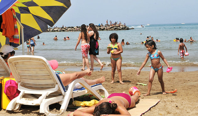 Cezayirli kadınlardan 'bikinili isyan!'