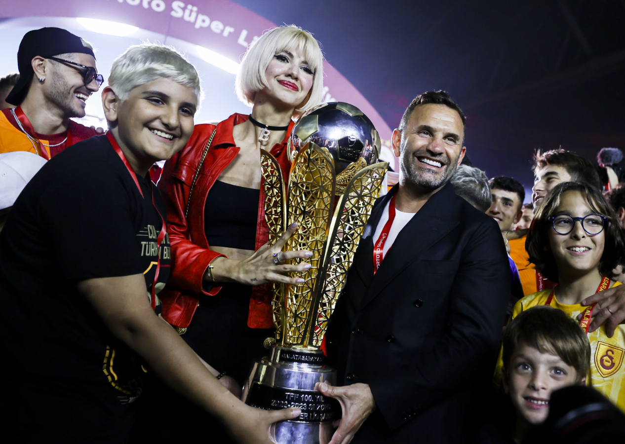 Resmi: Galatasaray, Okan Buruk ile uzattı!