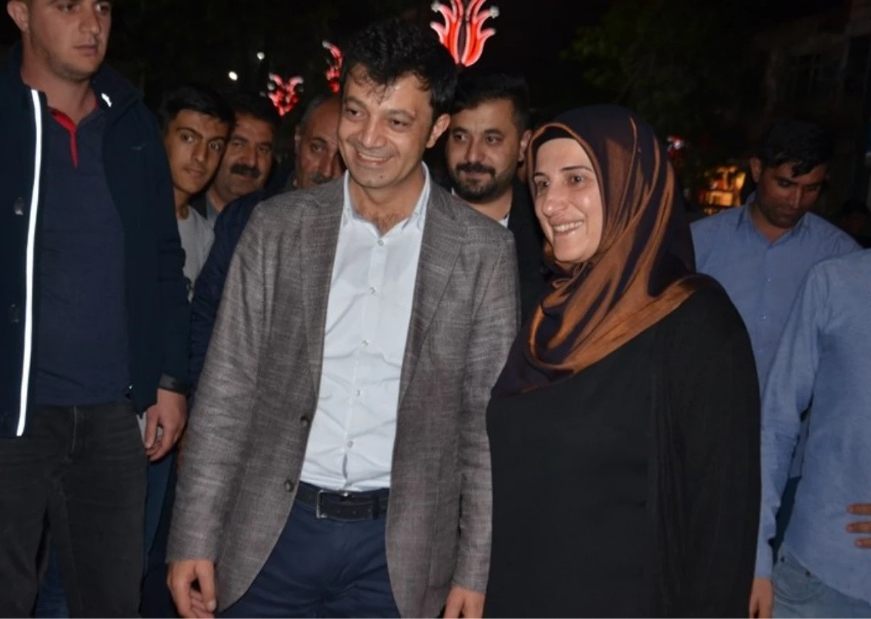 4 ilde eş zamanlı operasyon: HDP'li Patnos Belediyesi eş başkanları gözaltında!