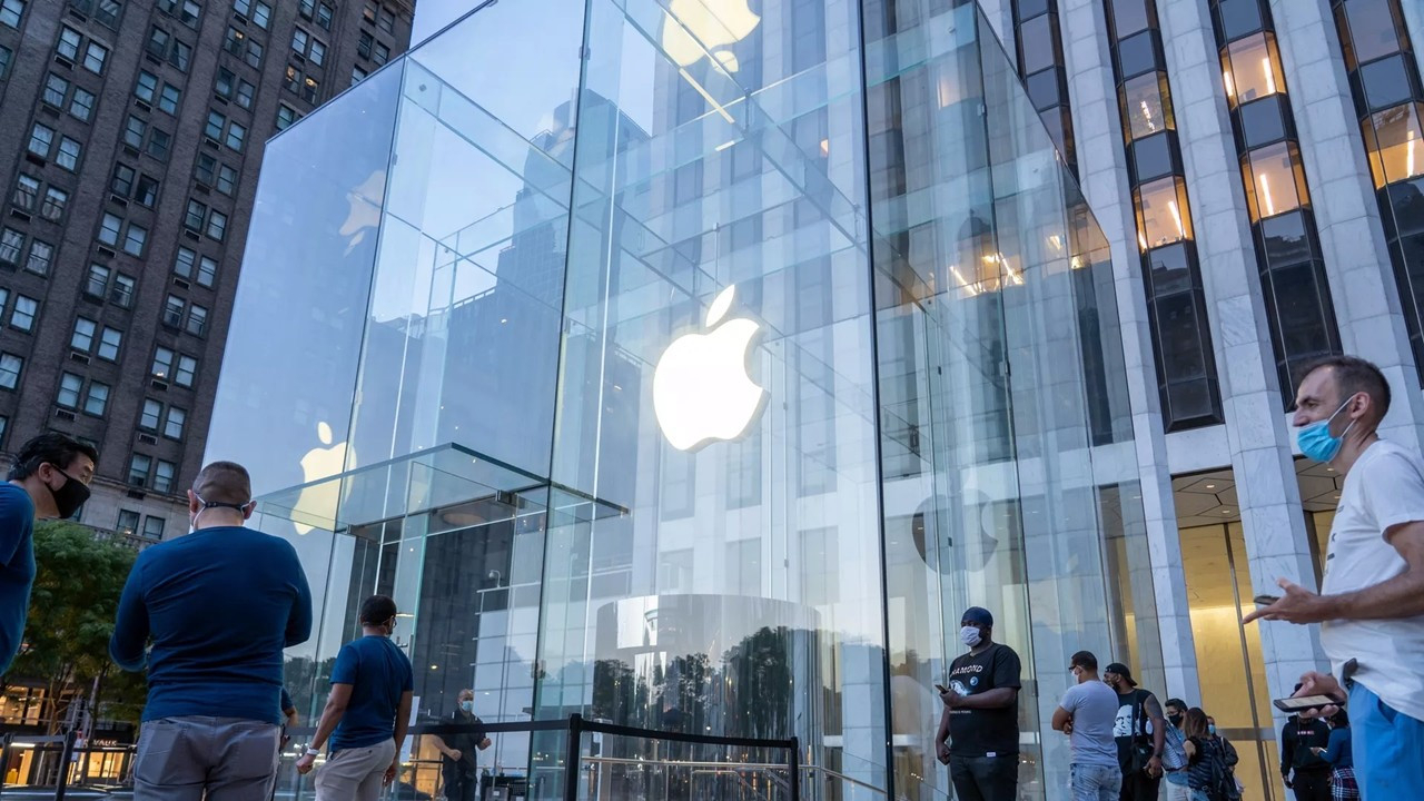 Tüm Apple ürünlerine üç gün içinde ikinci kez zam geldi! iPhone fiyatları 80 bin TL'ye yaklaştı...