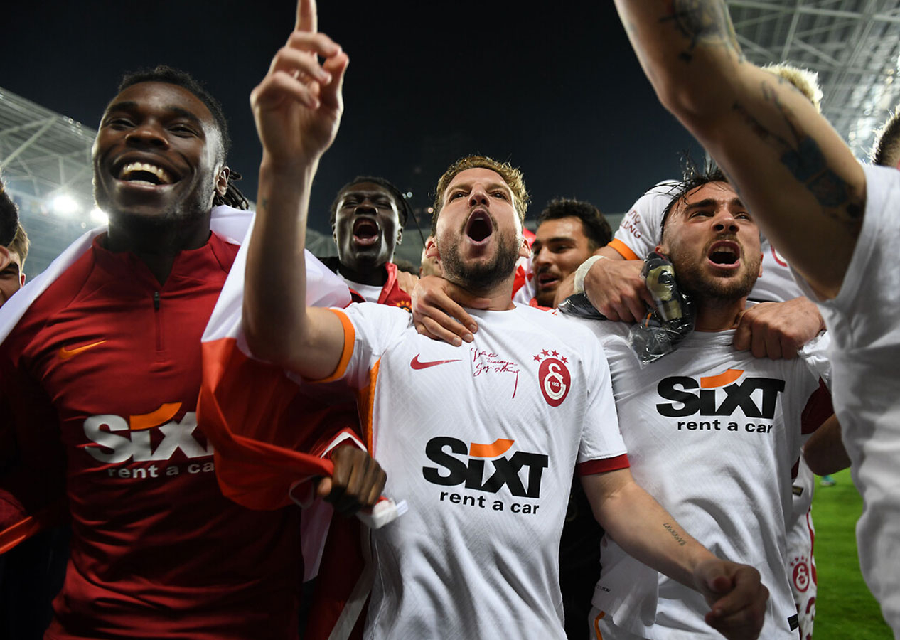 Galatasaray'dan Mertens'e Talisca çalımı! Şampiyonluğun mimarıydı...