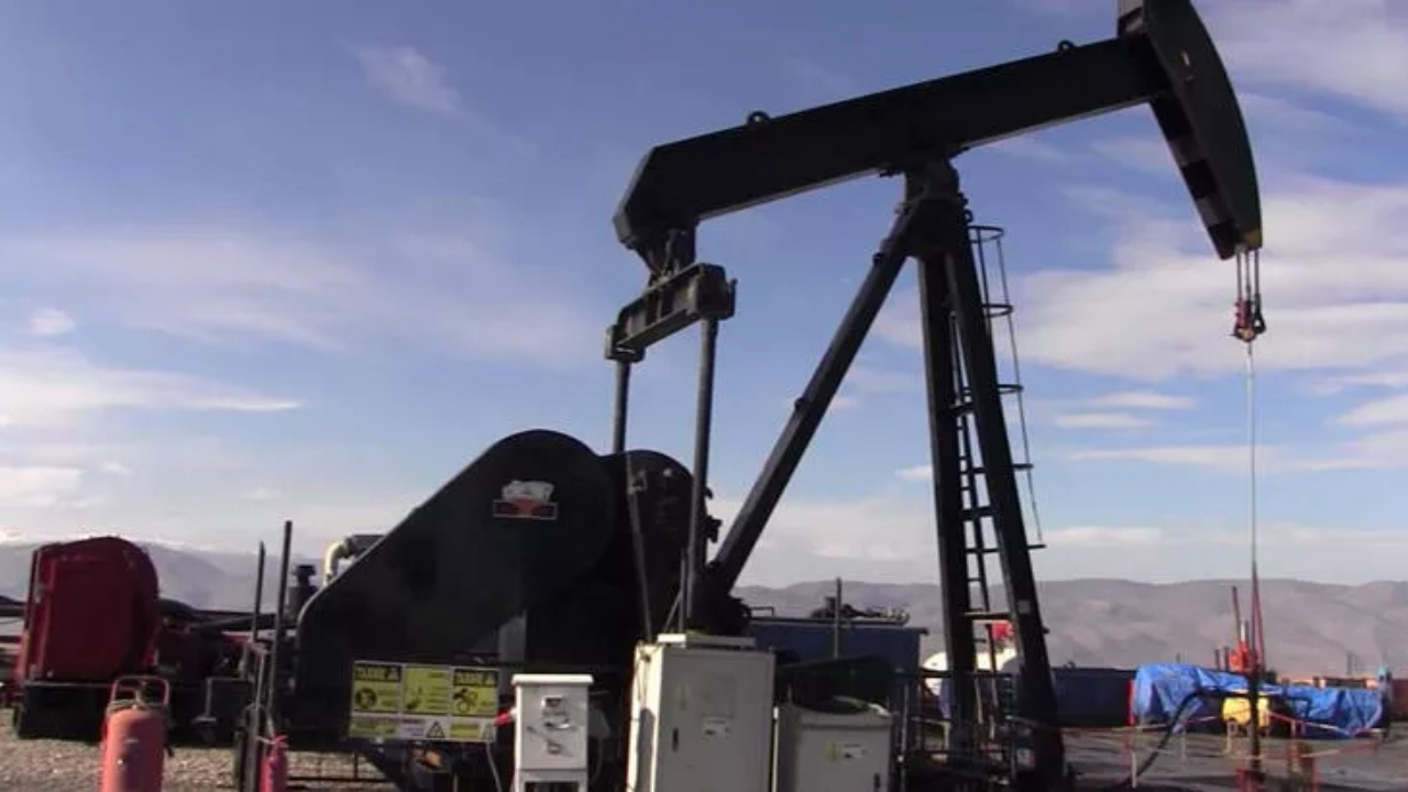 Günlük 90 bin varil! Yeni petrol üretimi için 200 kuyu açılacak