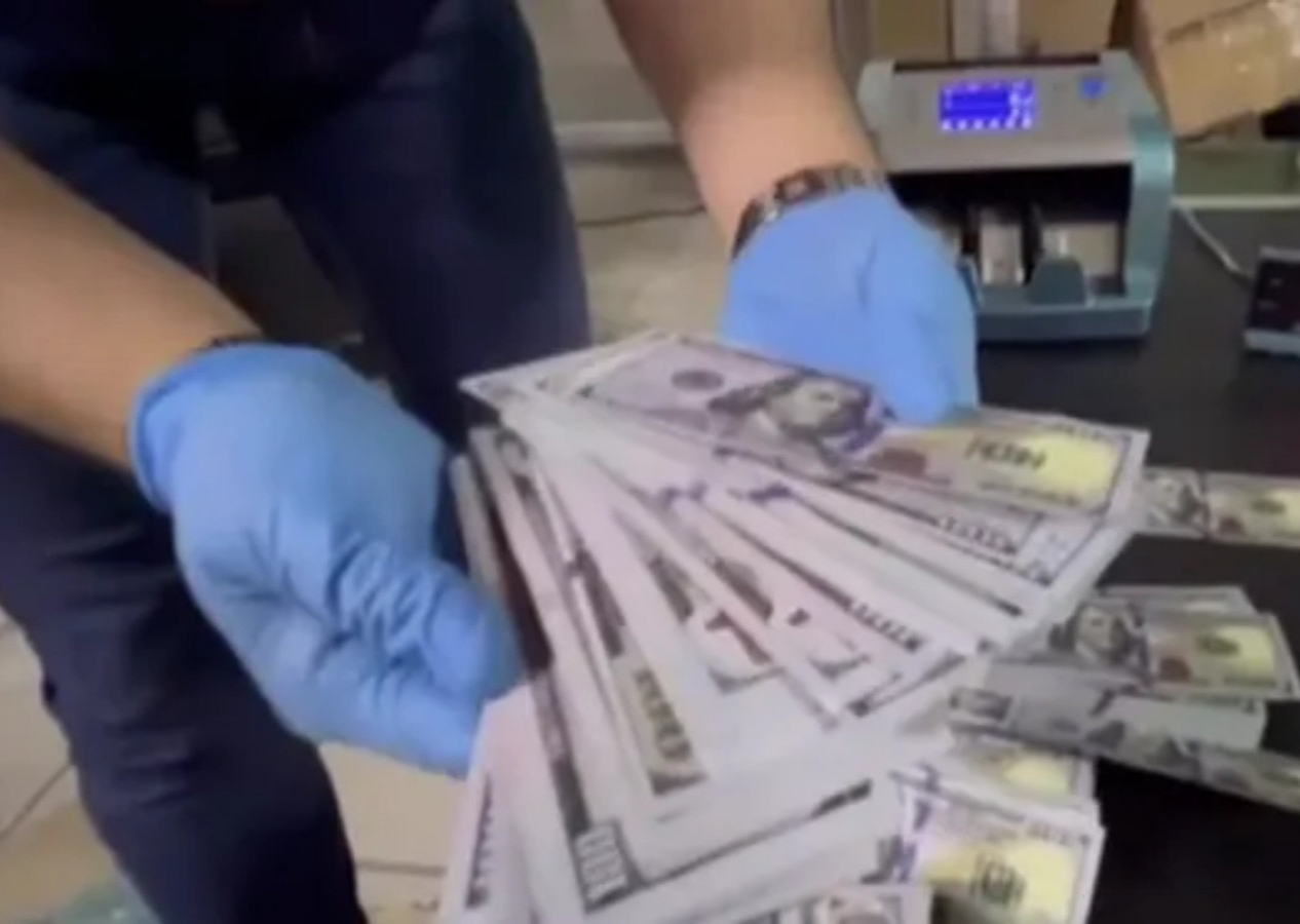 Tarihi sahte dolar operasyonu! İstanbul'da 1 milyar dolar sahte para ele geçirildi...