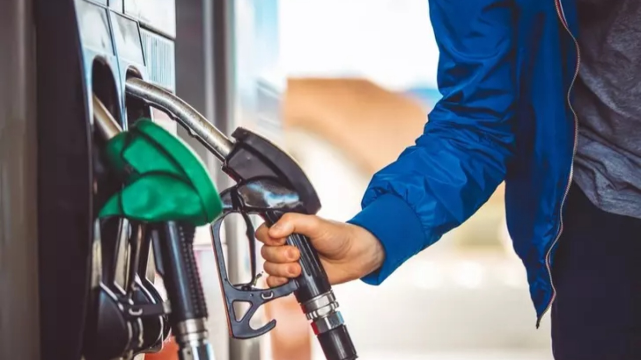 Akaryakıta çifte zam! İşte 9 Haziran 2023 güncel benzin, motorin fiyatları