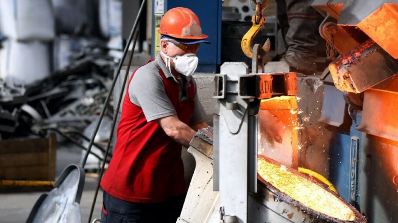 Sanayi üretimi yıllıkta yüzde 1.2 geriledi