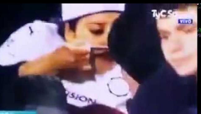 Kolombiya'da taraftar gol sevincinde izleyenleri şaşırtmadı!