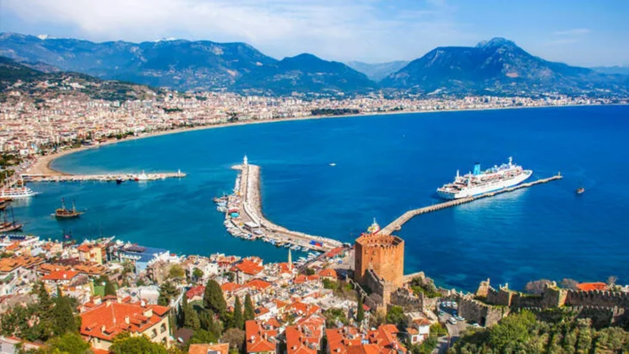 Turizmden 3 ayda 9 milyar dolar geldi