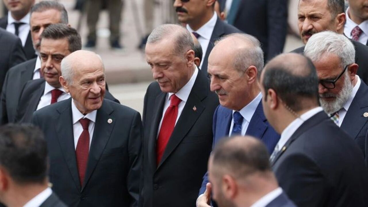 Cumhurbaşkanı Recep Tayyip Erdoğan'dan Devlet Bahçeli'ye özel teşekkür, Numan Kurtulmuş'a tebrik!