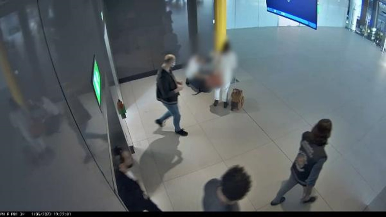 Karnındaki şişkinlik dikkat çekti! Midesinden çıkanlar şoke etti: Hepsini yutmuş