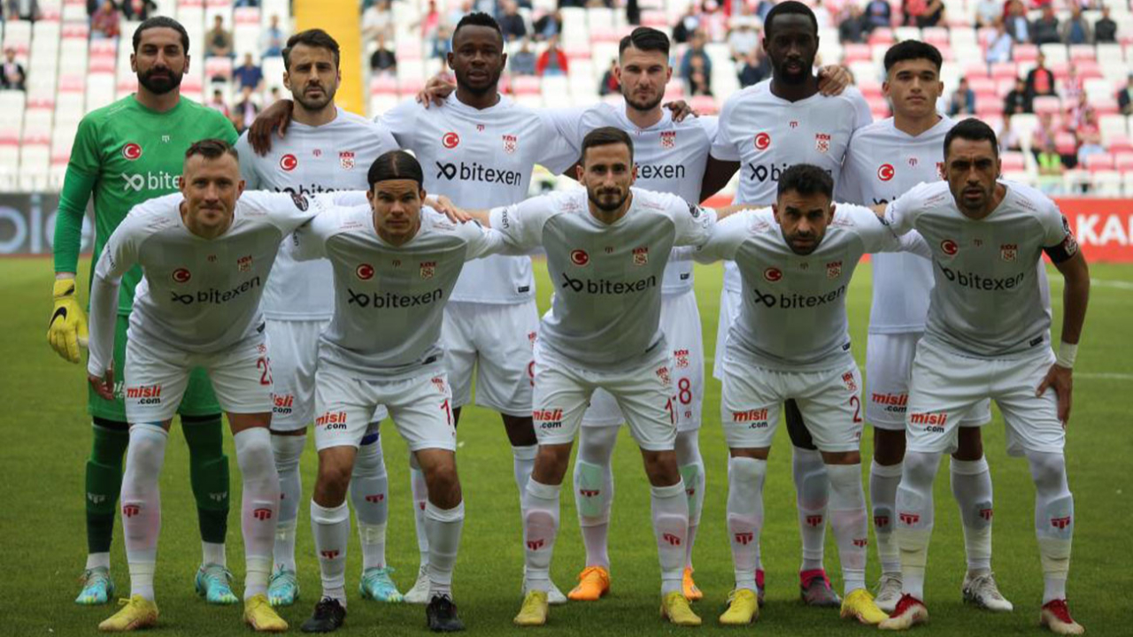 Sivasspor'da 9 futbolcunun sözleşmesi bitti
