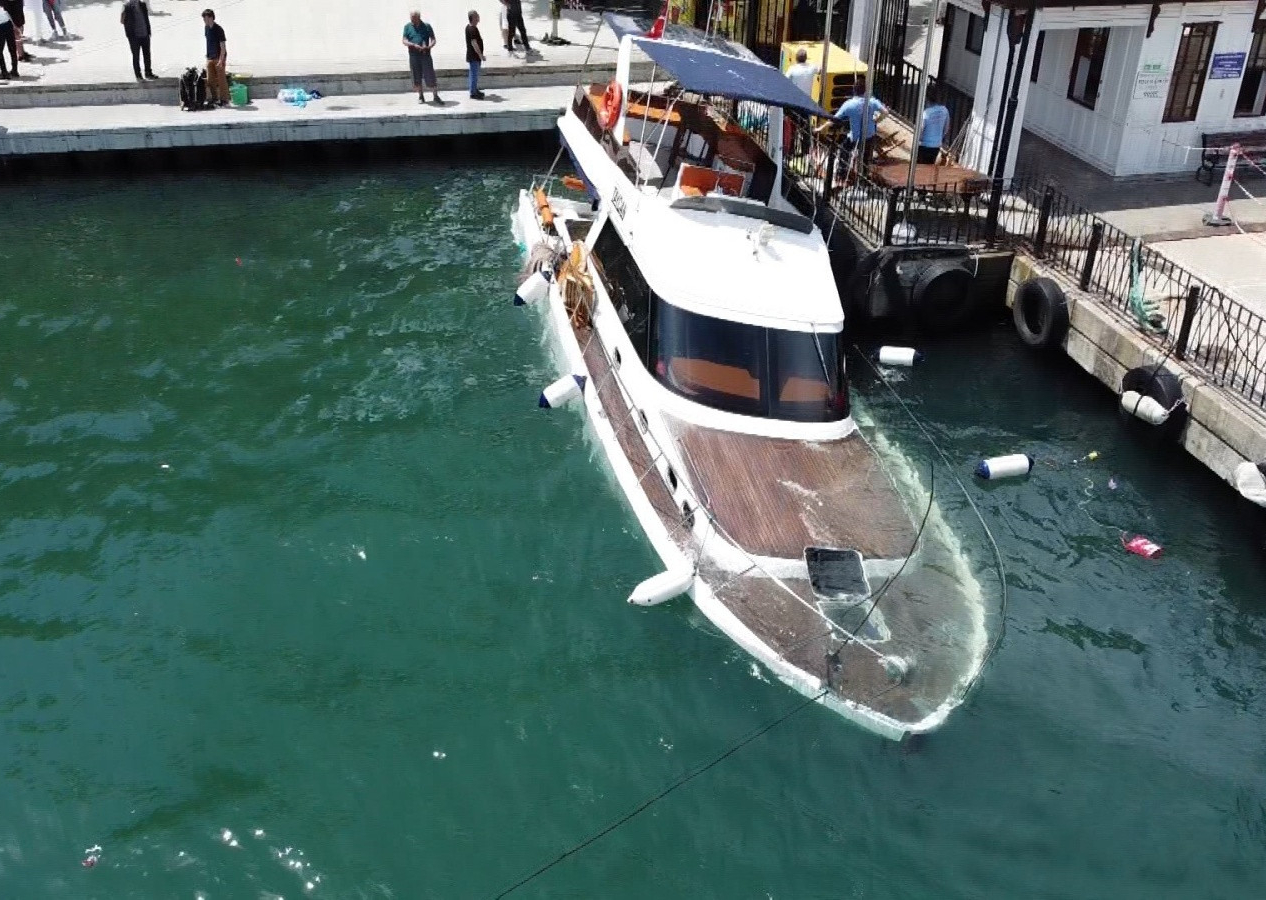 İstanbul'da 15 yolculu kiralık yat battı!