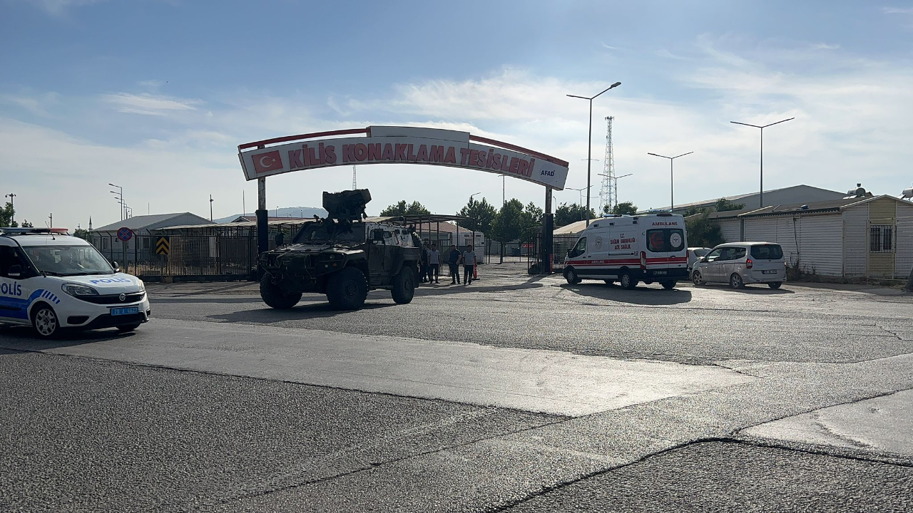 Kilis'te sınır bölgesine PKK terör örgütünün attığı 5 roketi düştü!