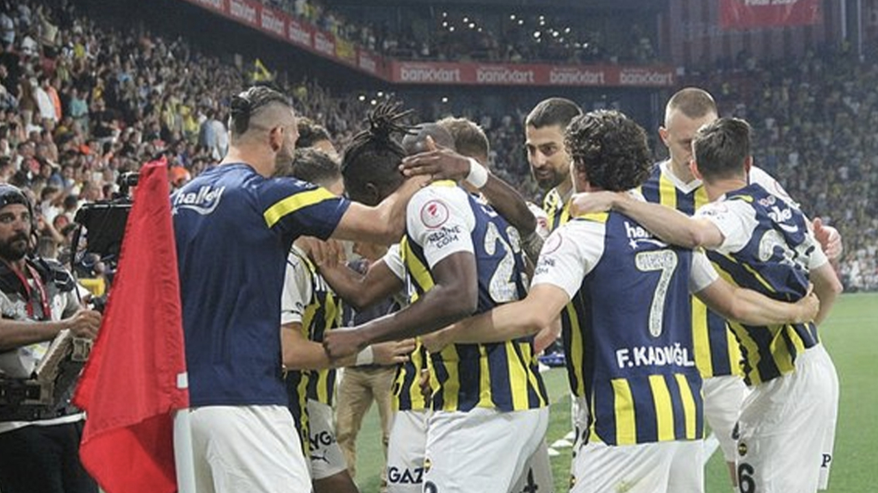 Cumhurbaşkanı Recep Tayyip Erdoğan Ziraat Türkiye Kupası'nı kazanan Fenerbahçe'yi tebrik etti