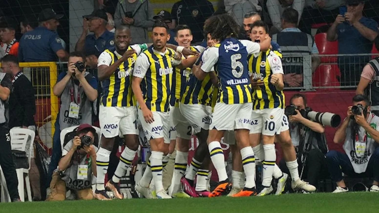 Fenerbahçe 2 - 0 Başakşehir | Maçın geniş özeti...