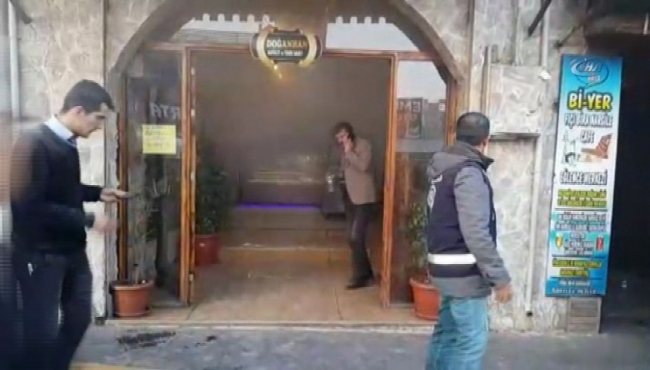 Kilis'te kent merkezindeki lokantaya roket düştü!