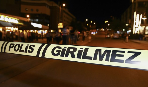 Diyarbakır'da koruculara saldırı: 3 yaralı...