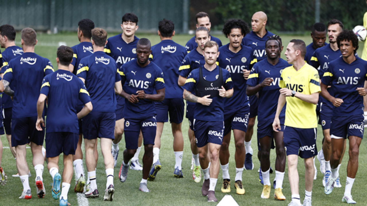 Fenerbahçe resmen anlaştı! Yıldız oyuncuyu KAP'a bildirdi...