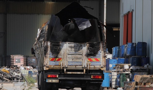 Adana'da kaynak yapılan akaryakıt tankında patlama...