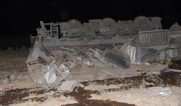 Elazığ'da yük treni devrildi: 2 makinist hayatını kaybetti...