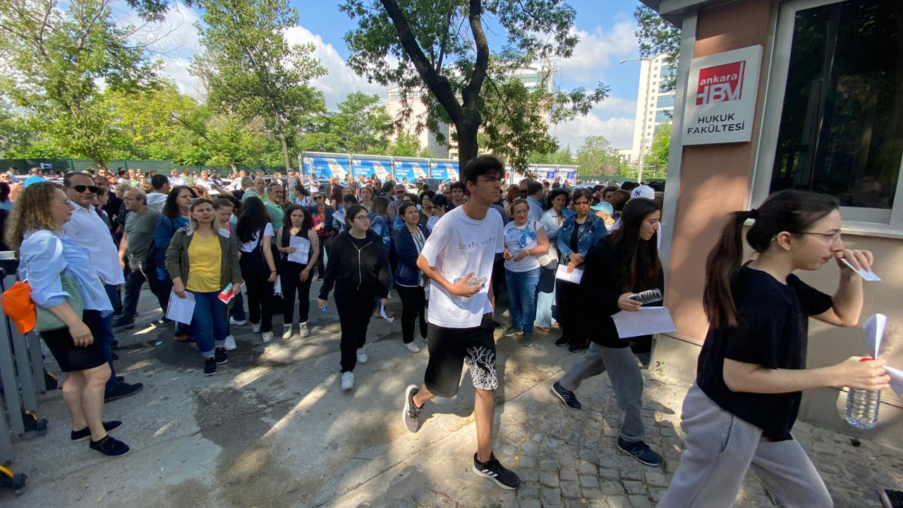 YKS'de ikinci oturum tamamlandı: Üçüncü ve son oturum başladı!