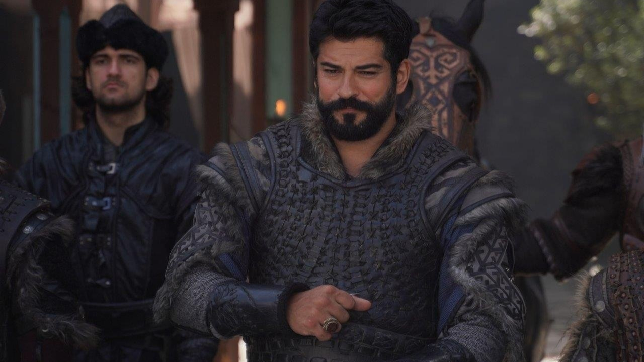 Kuruluş Osman'ın yıldızı Burak Özçivit'e sinema filmi teklifi! Mert Yazıcıoğlu ile baba-oğul olacak