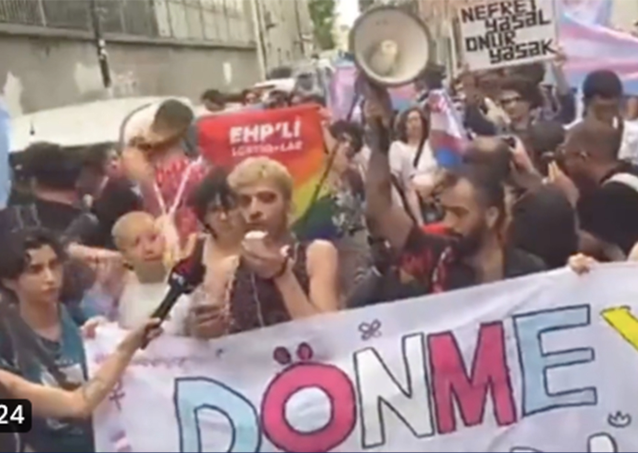LGBT'lilerden alçak yürüyüş: Sözde 'Kürdistan' sloganı attılar!