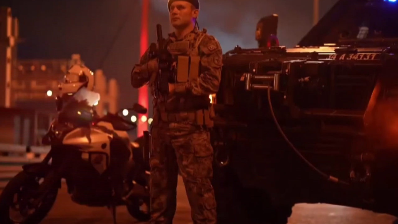 İstanbul Emniyetinden Babalar Günü için anlamlı video: “Ne destanlar yazılır, memleket sevdasına!”