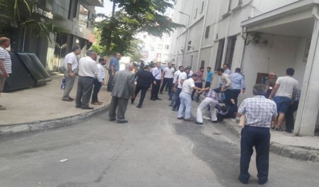 MHP eski il başkanlarına yumruklu saldırı!