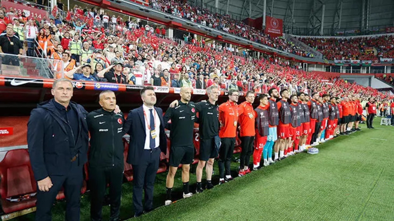 A Milli Futbol Takımı Teknik Direktörü Stefan Kuntz Galler maçı öncesi 2 futbolcuyu neden tercih ettiğini açıkladı!