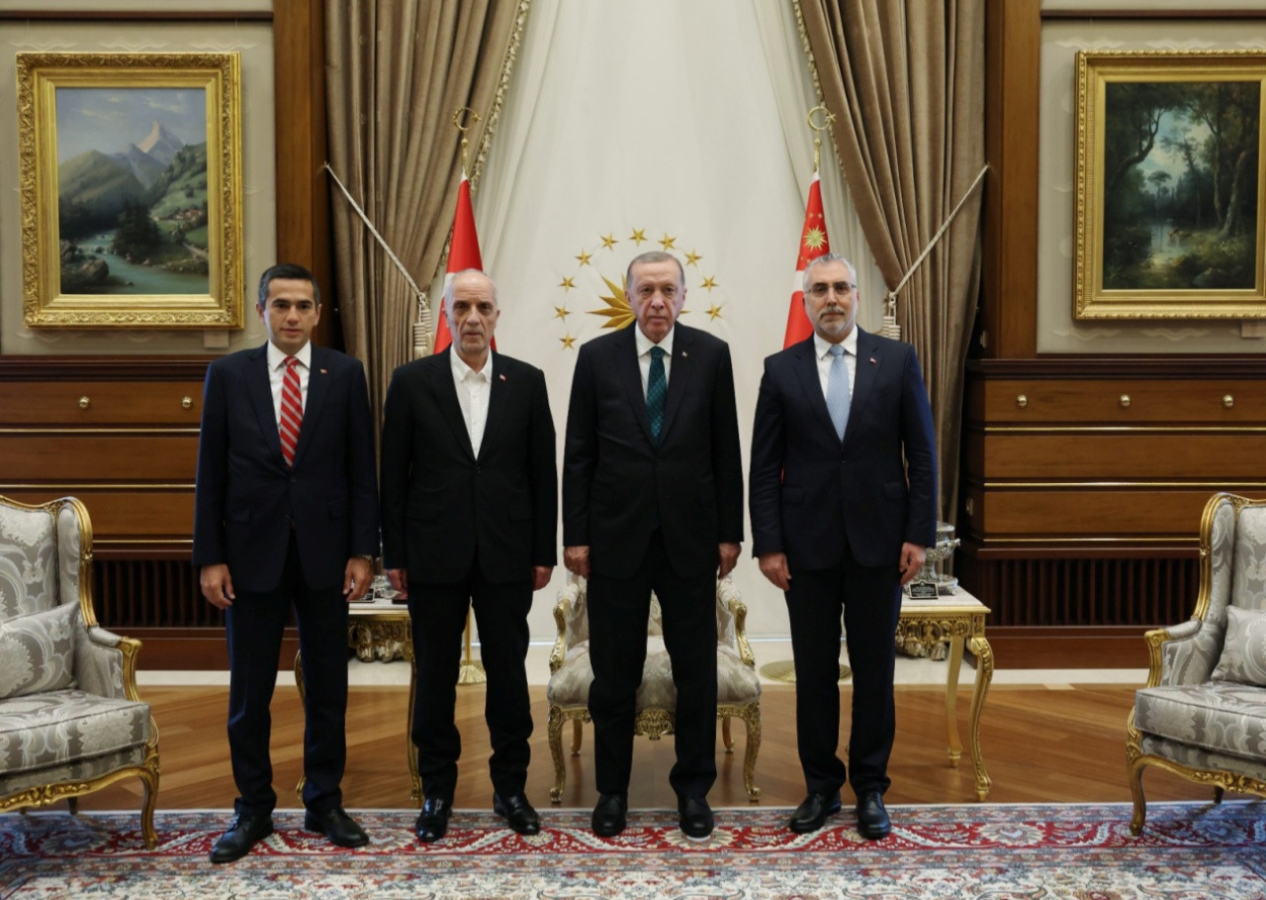 Beştepe'de "asgari ücret" zirvesi: Cumhurbaşkanı Erdoğan, işçi ve işveren temsilcilerini kabul etti
