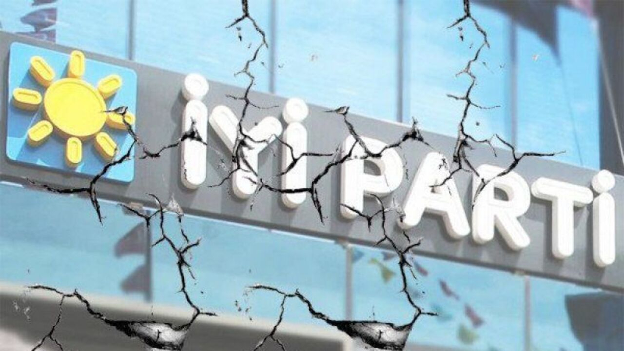 İYİ Parti'de istifa depremi! O ilçede sandalyesi kalmadı...