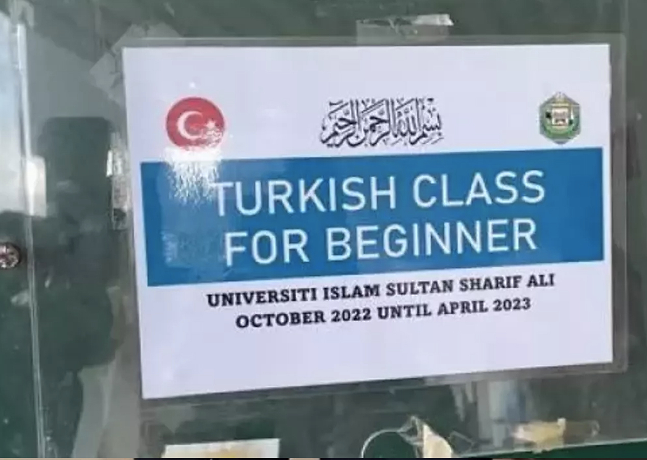 Brunei'deki bir üniversite, Türkçe'yi "zorunlu yabancı dil" dersi yaptı