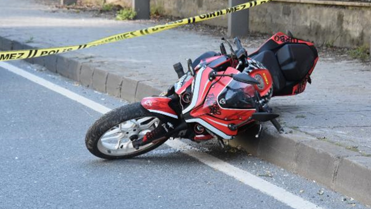 Göz göre göre ölüme gitti! Trafik polisinin uyardığı genç kız, 3 dakika sonra kaza yaparak can verdi