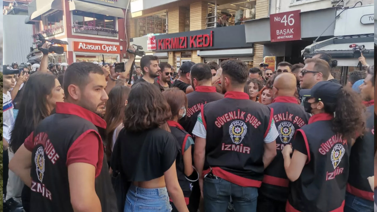 İzmir'de LGBT'liler 'dur' ihtarına uymadı! 50'ye yakın gözaltı var