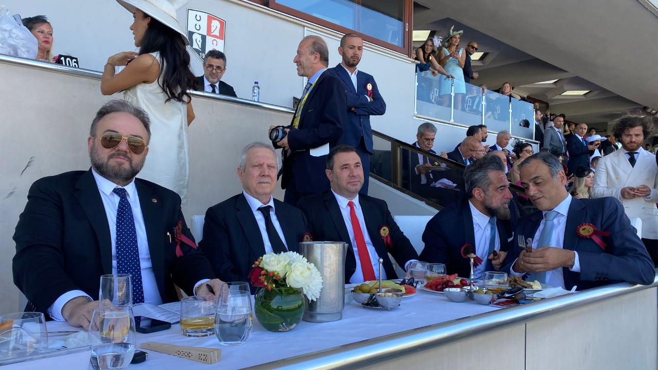 Veliefendi'de 'Aziz Yıldırım' sesleri: Ali Koç istifa tezahüratları...