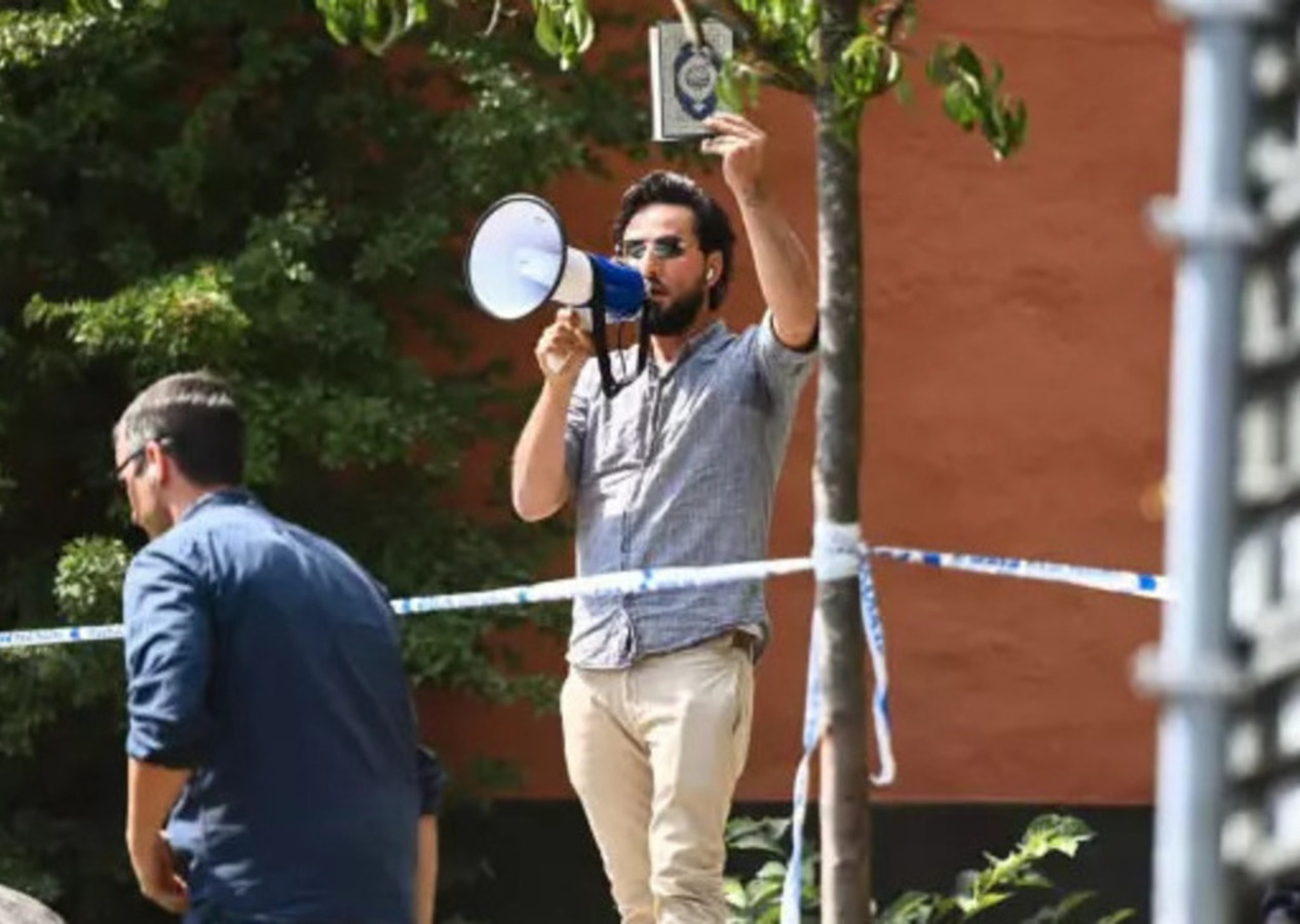 İsveç çizgiyi aştı! Cami önünde yine Kur'an-ı Kerim yaktılar...