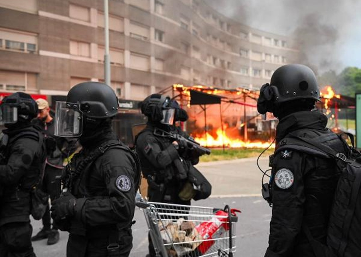 Fransa adeta yangın yeri! Protestolarda 667 kişi gözaltına alındı