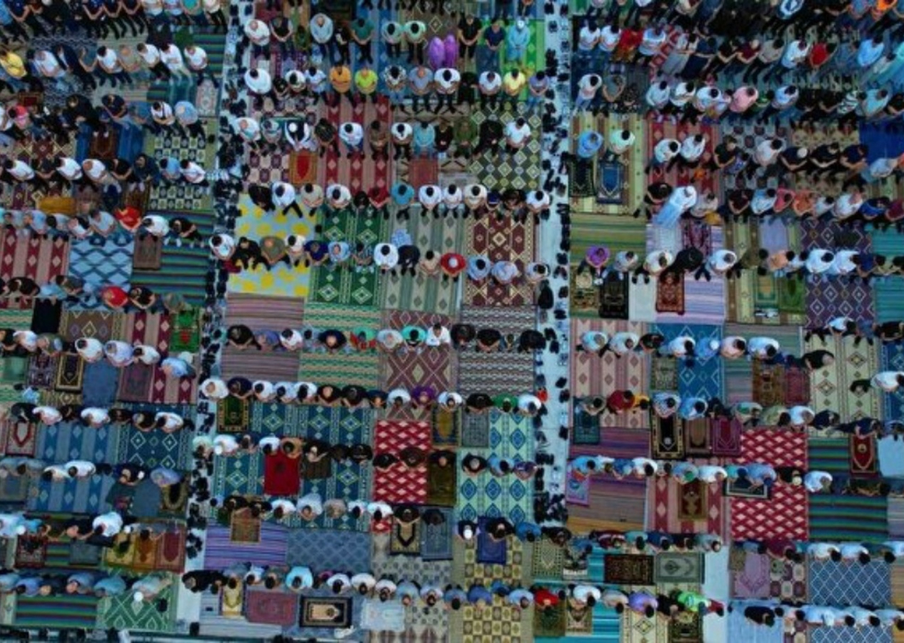Yurt genelinde bayram namazı: Camiler doldu taştı