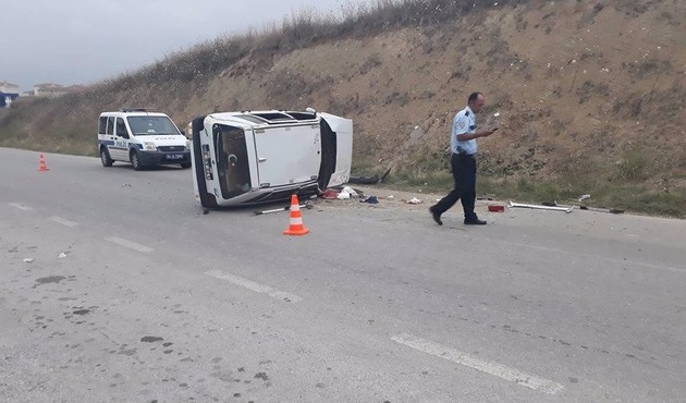 Sakarya'da otomobil takla attı: 1 ölü, 3 yaralı...