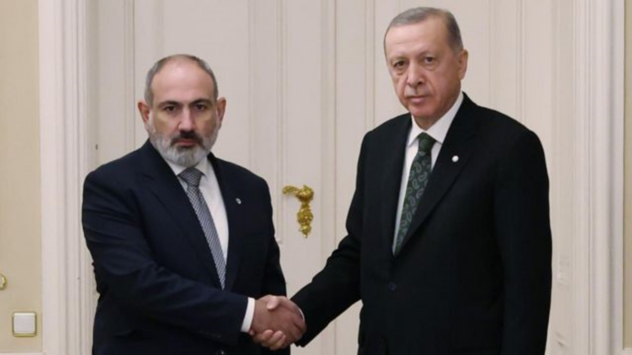 Cumhurbaşkanı Erdoğan Paşinyan ile görüştü! 'Süreklilik' vurgusu!