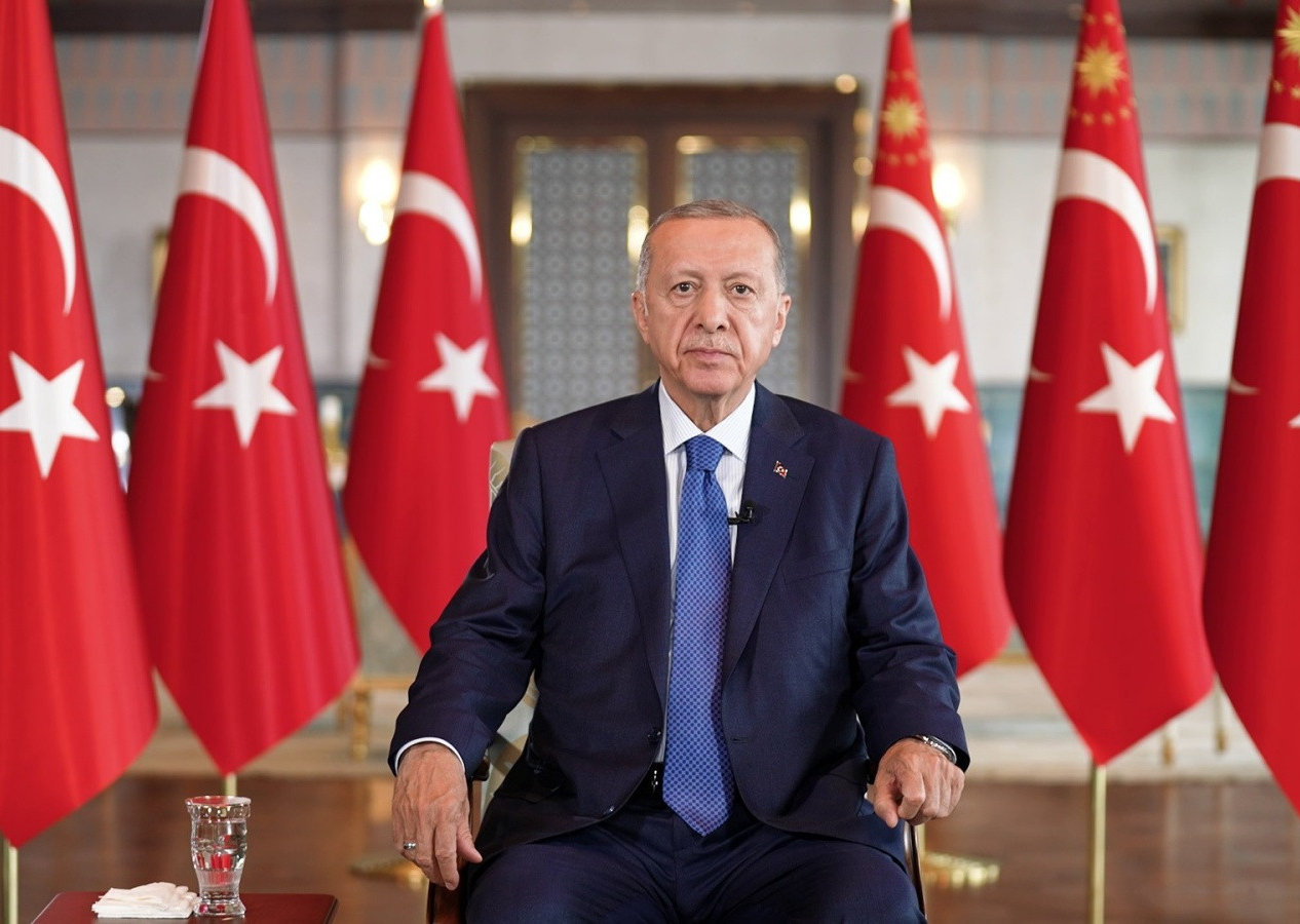 Cumhurbaşkanı Erdoğan'dan Kurban Bayramı mesajı! Deprem konutları için ekim ve kasım aylarını işaret etti...