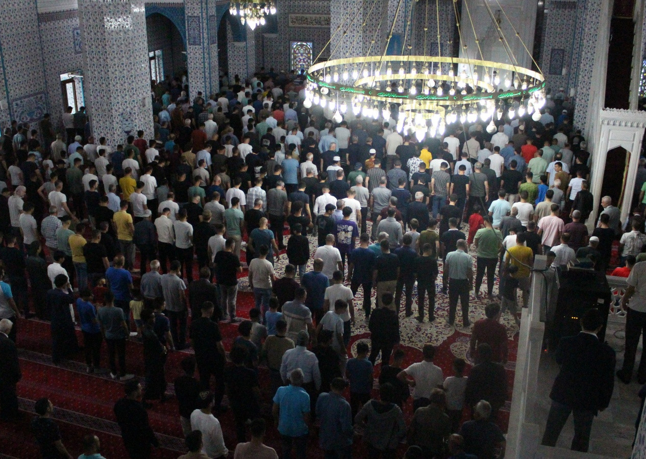 Kurban Bayramının ilk namazı Iğdır’da kılındı! Camilere akın ettiler...