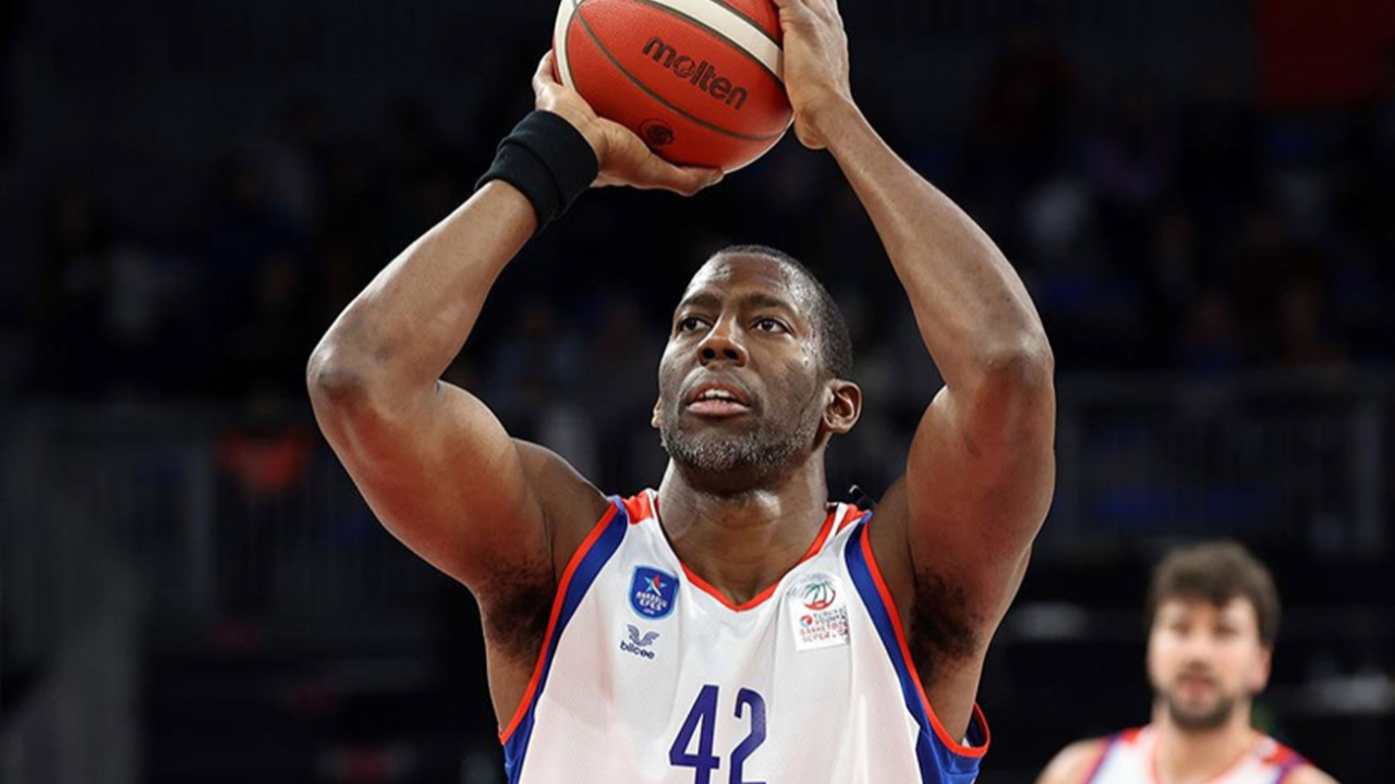 Anadolu Efes'ten Bryant Dunston'a veda