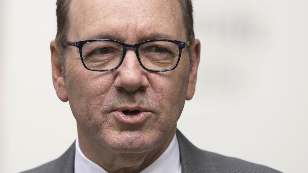 4 erkeğe cinsel saldırıdan yargılanan Kevin Spacey'e savcıdan suçlama: Erkekleri avlamaktan heyecan duyan cinsel zorba