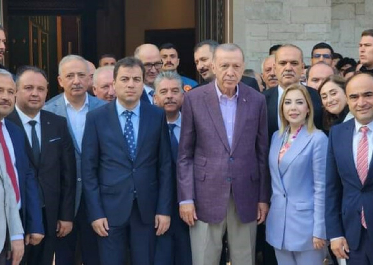 Cumhurbaşkanı Erdoğan bayram namazını Marmaris'te kıldı! Partililer ve vatandaşlarla bayramlaştı...
